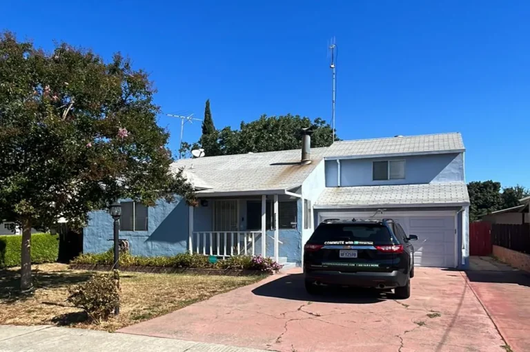 Ugly house exterior photo 2
