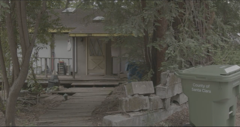 Ugly house exterior photo 3