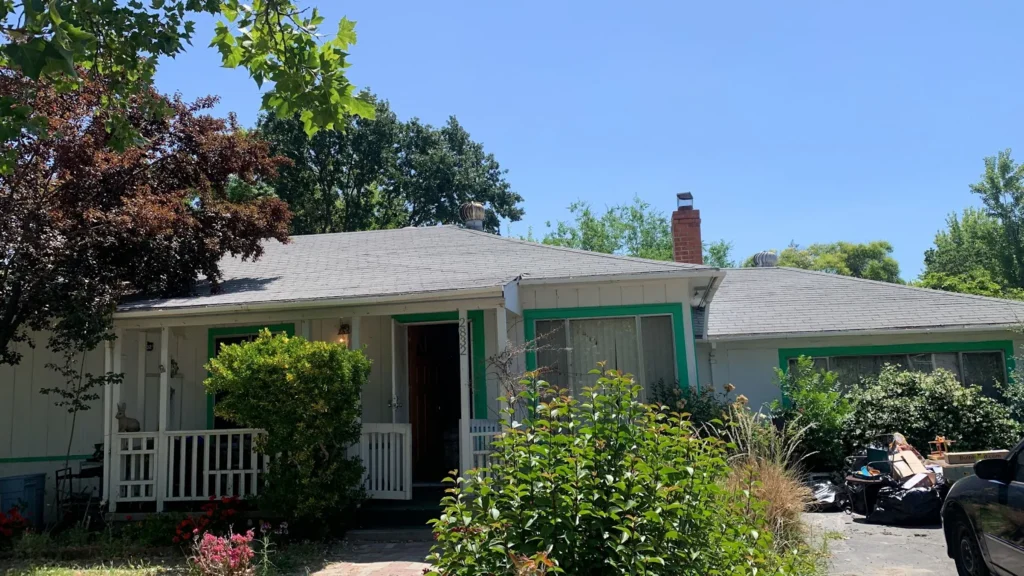 Ugly house exterior photo 7